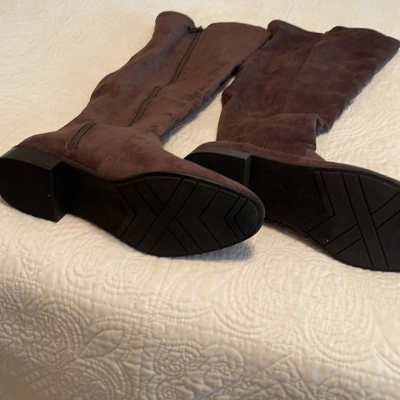 Perfect condition size 11 boots - Picture 2 of 2